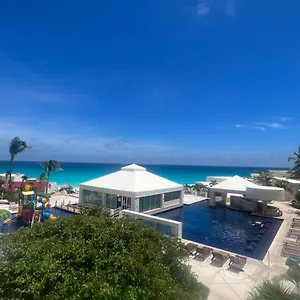 Hermoso Depto Con Vista Al Mar En Zona Hotelera. Apartamento